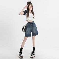 レトロな青いデニムの半ズボンの女性2023年の夏の薄いタイプの5分のズボンのまっすぐな筒のゆったりしている高腰はやせています。