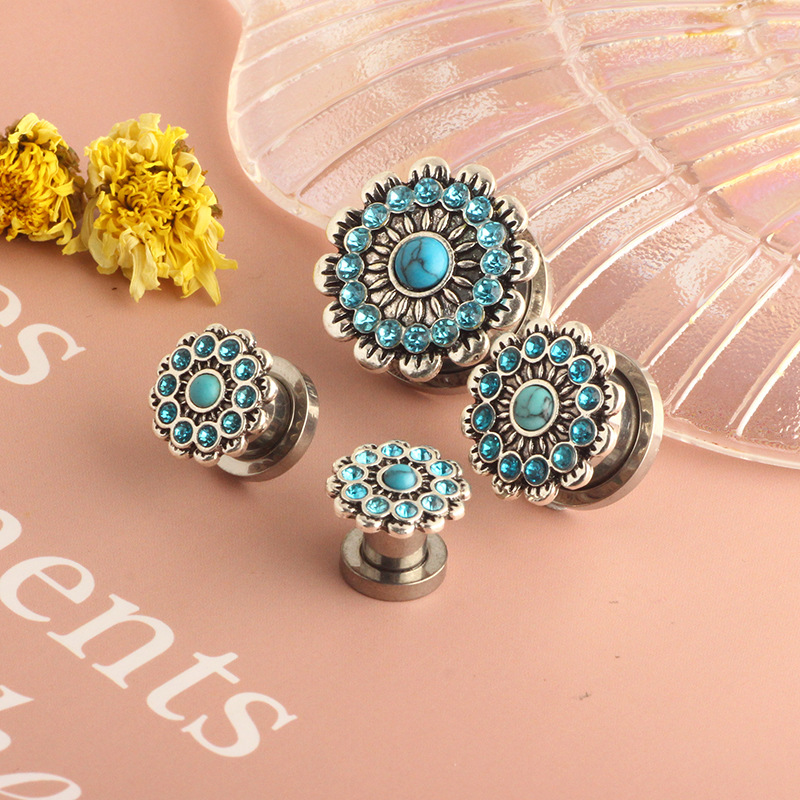 Labret piercing jewelry detail image