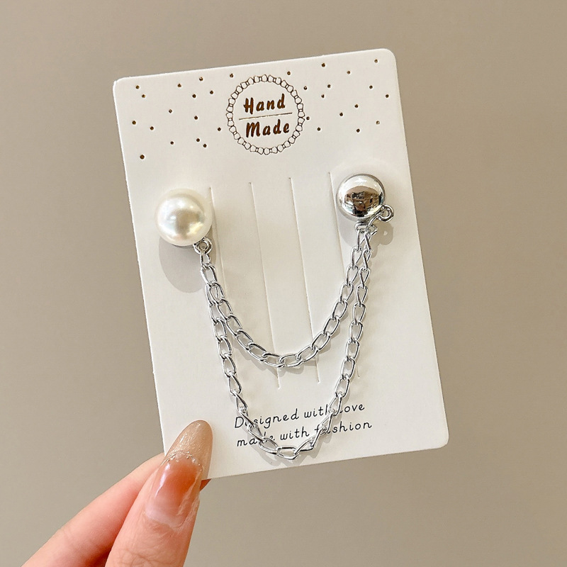 Broche de perlas de hoja de arce de corona europea y americana con arco y flecha, lleno de diamantes, ramillete de la torre Eiffel, decoración de pecho de cadena de zorro de nicho