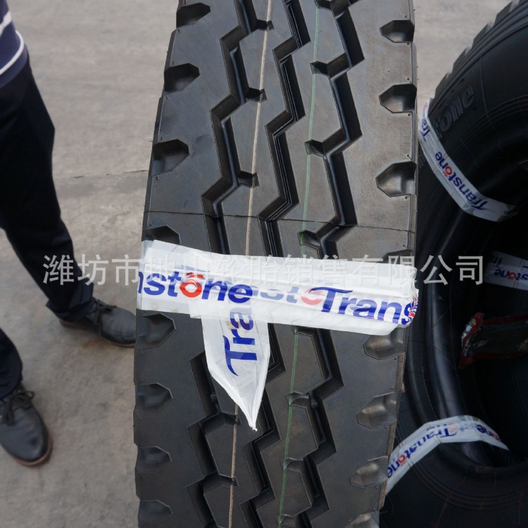 工厂供应1000R20大载卡客车轮胎 罐车扫水车轮胎可出口