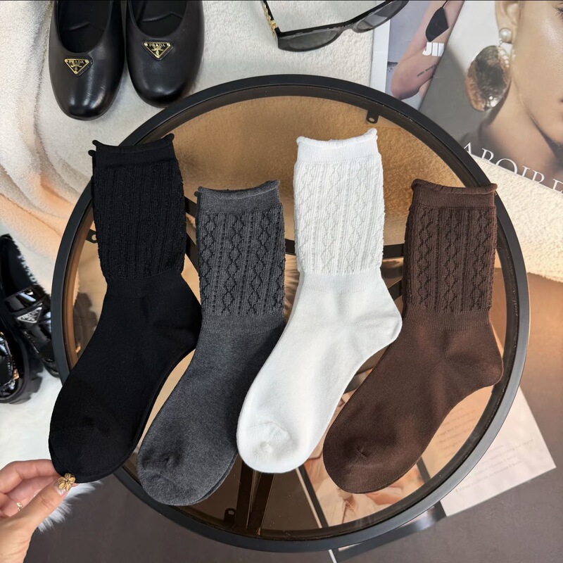 Women's socks, new autumn collection, high-tube, hollow-out design, casual style, trendy and versatile, comfortable and breathable, popular style Women's socks, new autumn collection, high-tube, hollow-out design, casual style, trendy and versatile, comfortable and breathable, popular style