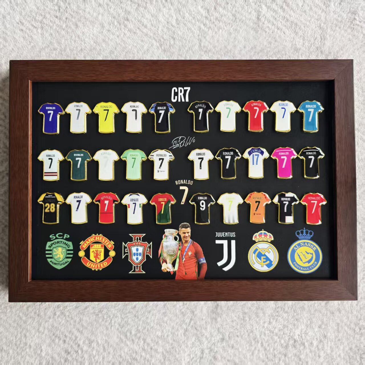 Messi Ronaldo camiseta insignia marco de madera sólida recuerdos de fútbol hechos a mano alrededor del cumpleaños del novio Regalo del festival de Qixi image 27