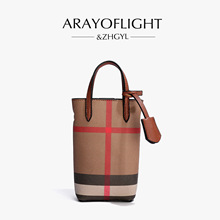 【潮流轻奢】2025轻奢百搭条纹斜挎手机包春日特惠包棕拼焦糖色