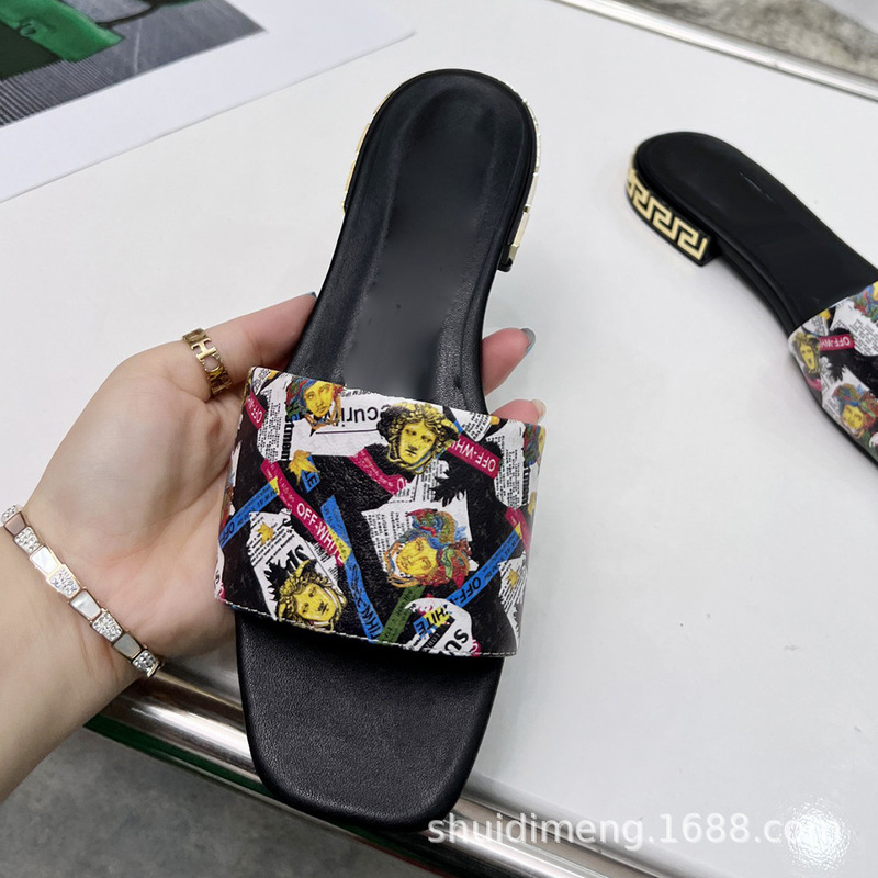 Summer 2024 Fan Family Pattern Head Low Heel Slippers Women's Top Layer Cowhide Flat Women's Shoes Guangzhou High Quality