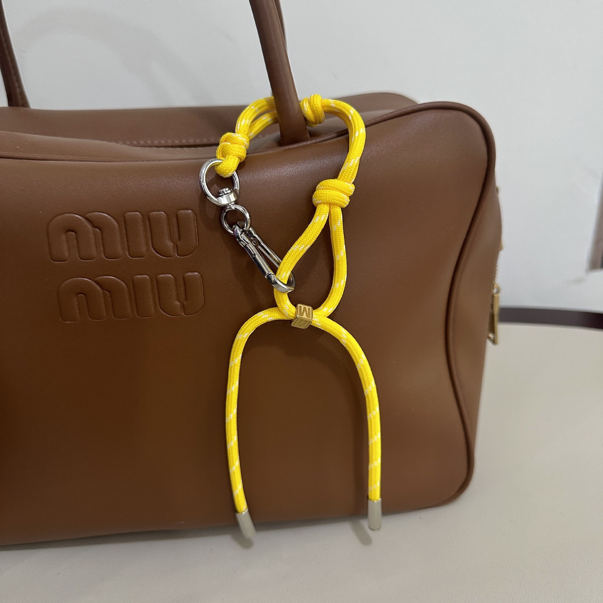 밝은 노란색-M 버클