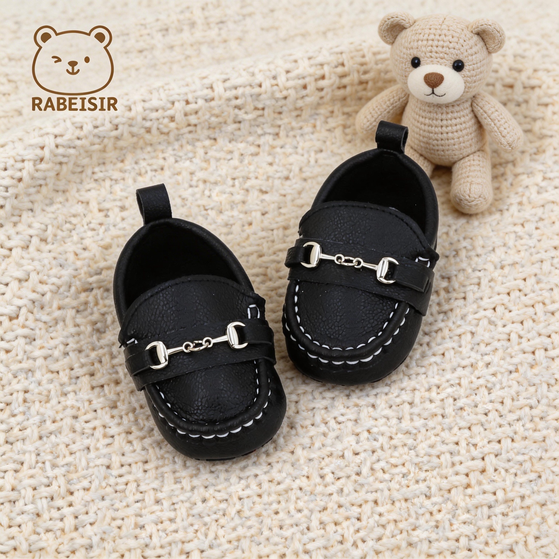 Zapatos de bebé populares de marca transfronteriza para primavera y otoño, zapatos antideslizantes ligeros para primeros pasos, mocasines con cadena pequeña.