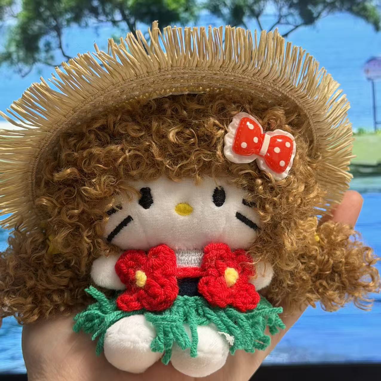 黒麦わら帽子キティ帽子ベビーペンダントラブバックル人形人形かわいいヘップバーンスタイルペンダントキーホルダー