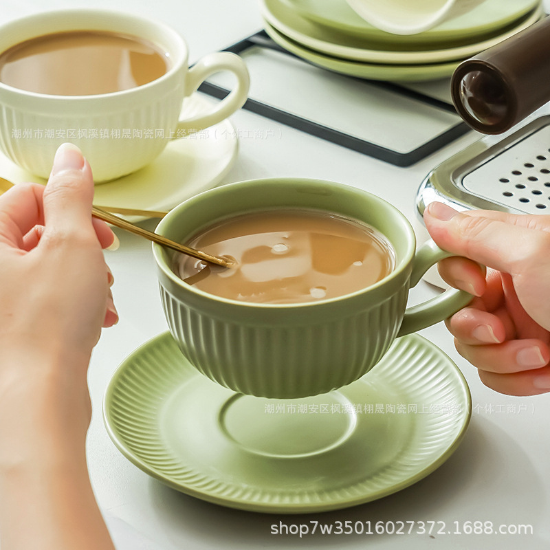 ins net viento rojo cerámica taza de café plato conjunto de taza de café taza de café taza
