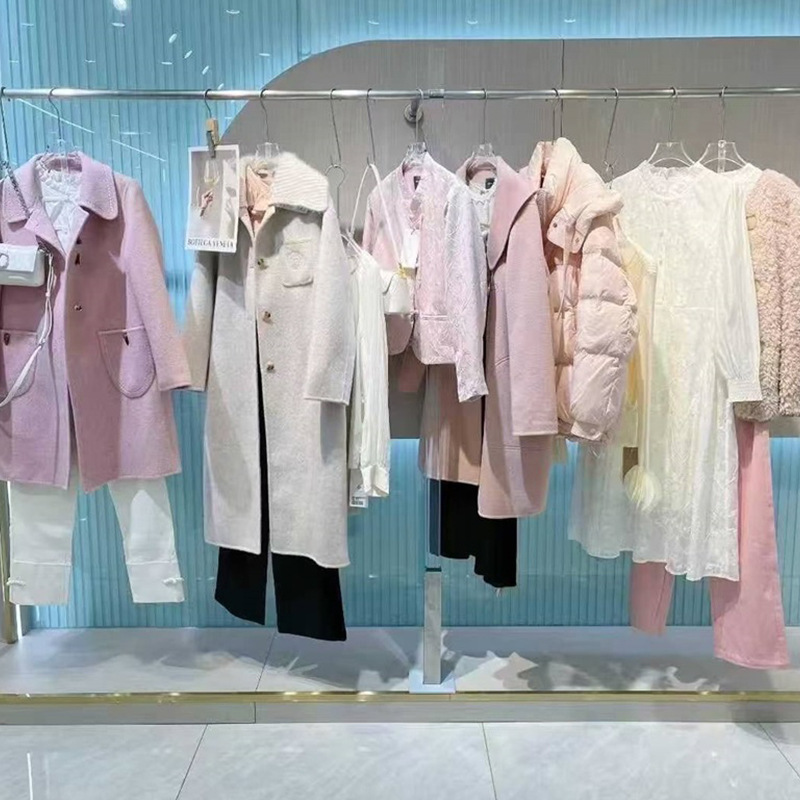 杭州一线女装25冬丝雨桐上衣裤裙羽绒服石井尾货批发专柜撤柜实体