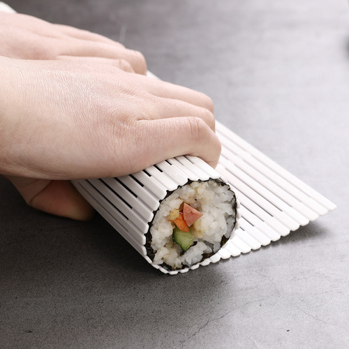 SANADA Japan imported sushi curtain DIY rice ball mold cooking thin roll bamboo curtain sushi seaweed rice wrapping tool