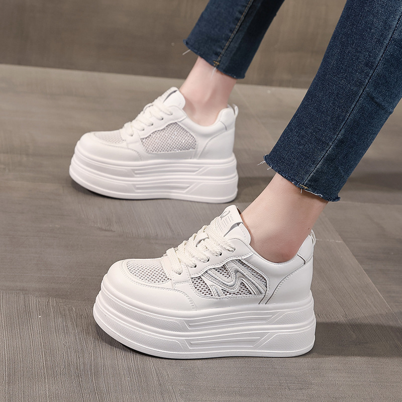 Giày sneaker nữ đế dày tăng chiều cao mặt lưới phong cách thể thao — màu trắng