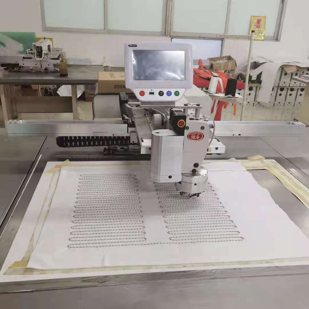 Máquina de diseño de computadora de marca de caballo de costura, filamento calefactor, chaleco, guantes calientes, rodillas, ropa caliente, carro de aguja de coser