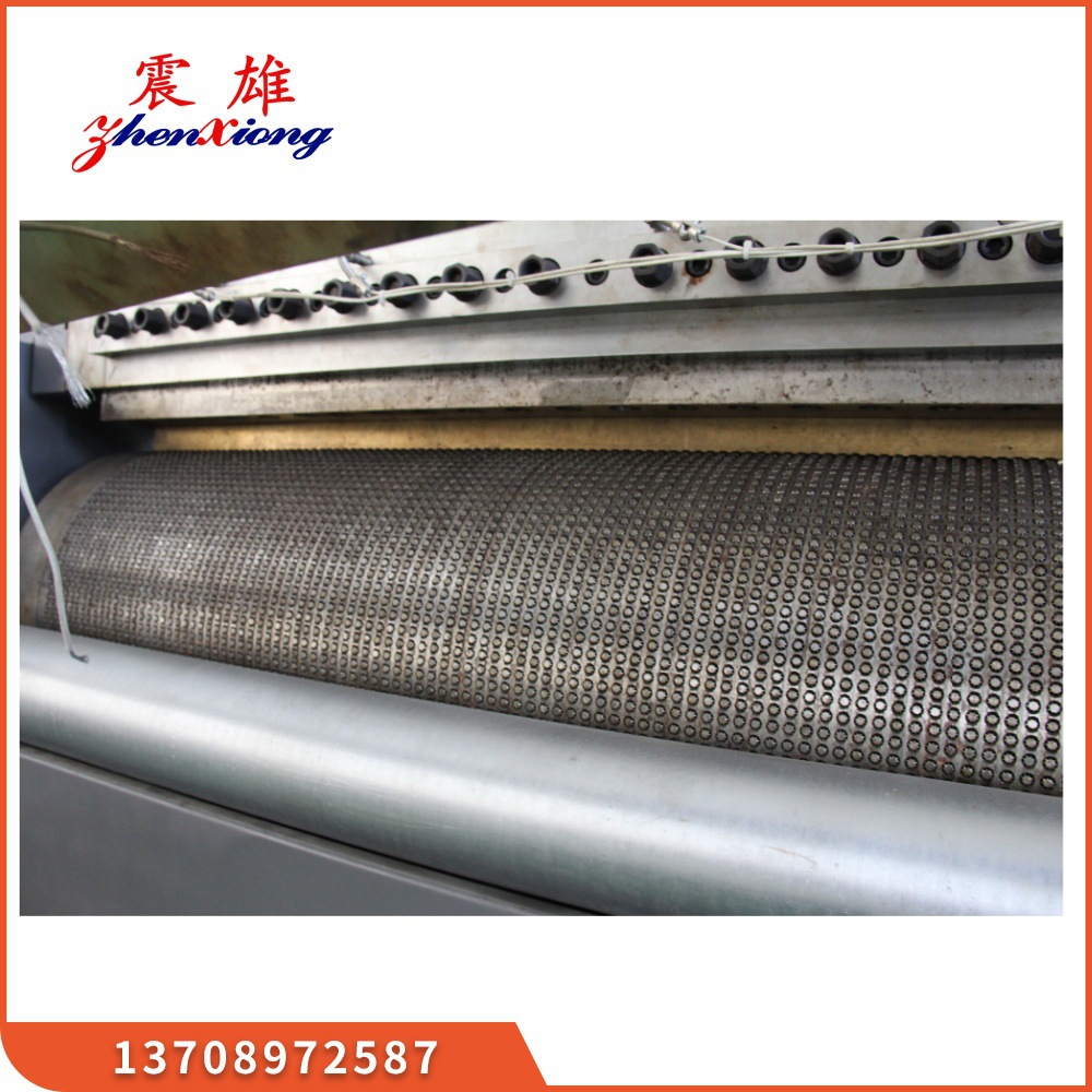 汽车挡泥板生产设备 塑料草地垫生产线 塑料机械 青岛震雄