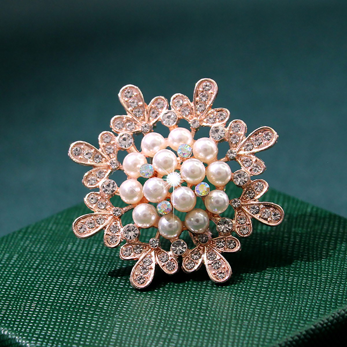 New Korean Fashion High-end Pearl For Women, Rhinestone Scarf Anti-slip Buckle, Crystal Brooch Pin Accessory_voghion.com