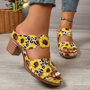 �W���羳һ�����Q��ָ�����ЬŮ�ļ���a�¿ɫ�¿���l��a