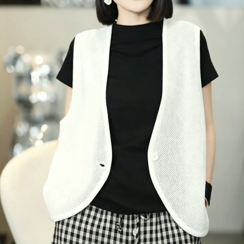 White Sleeveless Knitted Vest Cardigan Outerwear for Layering, 2026 Summer New French-Style Elegant Top White Sleeveless Knitted Vest Cardigan Outerwear for Layering, 2026 Summer New French-Style Elegant Top