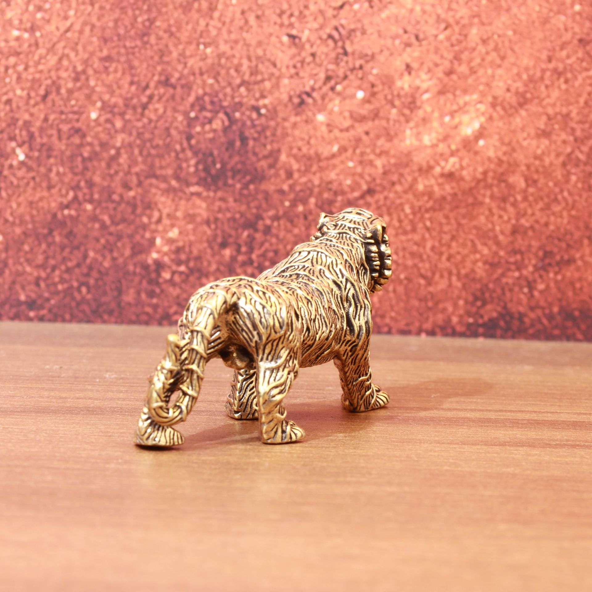 Brass sólido zodiacal tigre decoración retro hacer tigre viejo tigre Shengwei té mascota decoración de oficina decoración de escritorio