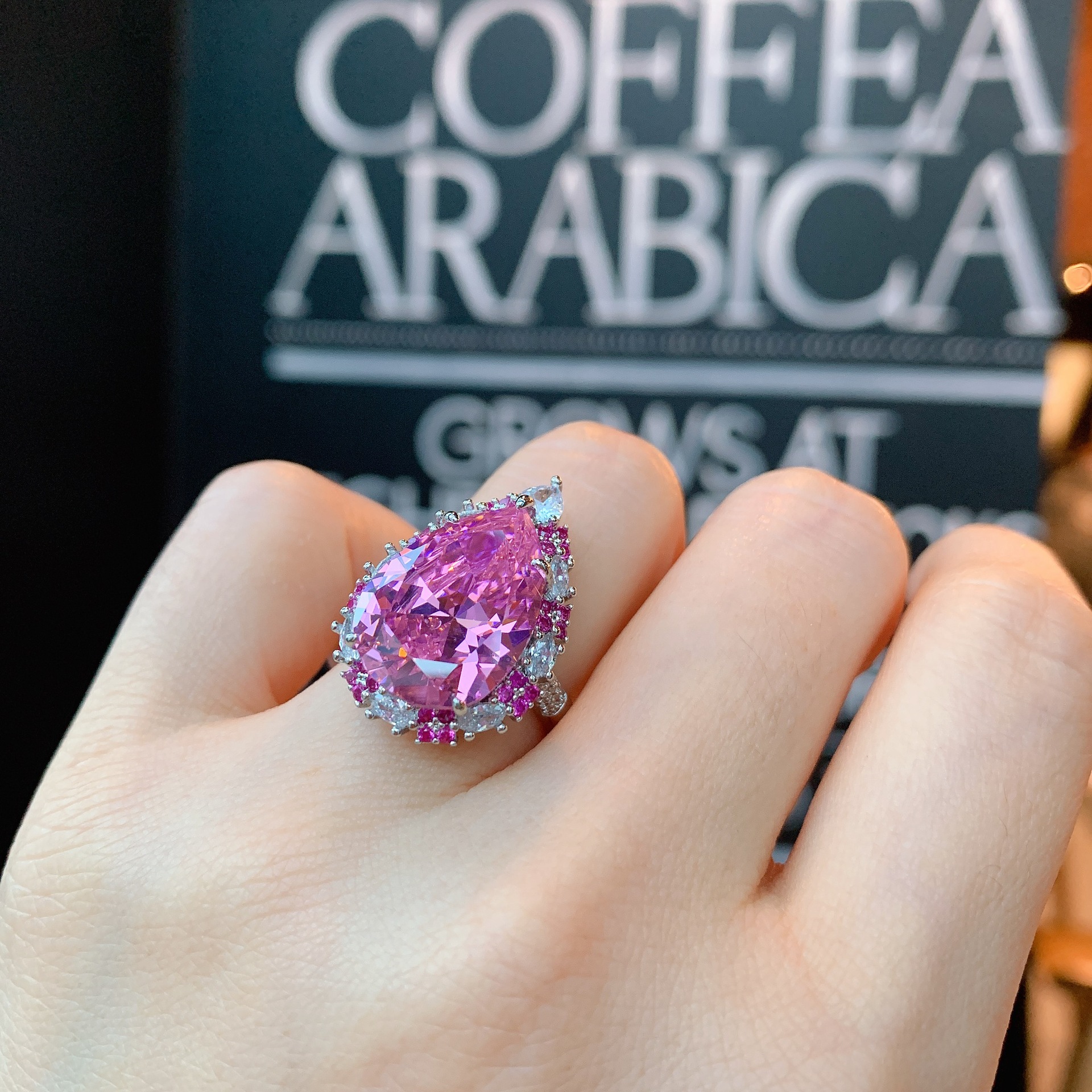 Zhuang Sheng joyería europea y americana simulación rosa diamante color piedra vintage anillo Yao diamante-incrustado agua gota anillo principal piedra 13*18