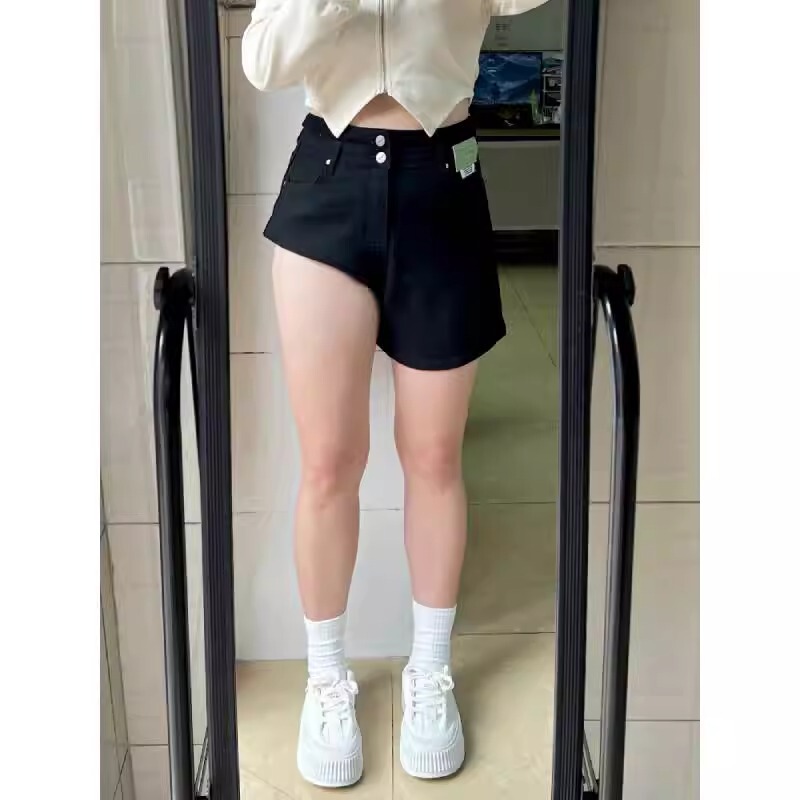 Suitable for Women with Wide Hips and Thick Thighs, Summer Thin Denim Shorts, Plus Size, Elastic, Hip-Covering, Slimming A-Line Wide-Leg Hot Pants Suitable for Women with Wide Hips and Thick Thighs, Summer Thin Denim Shorts, Plus Size, Elastic, Hip-Covering, Slimming A-Line Wide-Leg Hot Pants
