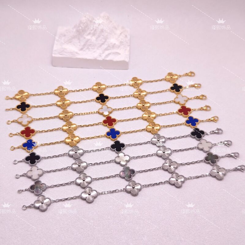 [Titanium Steel] E-commerce four-leaf clover five-flower bracelet, Fajia light luxury style bracelet, CNC thick 18k plating, manufacturer direct delivery
