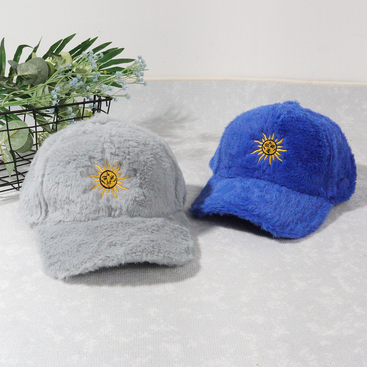 Unisex Plush baseball cap Sun embroidered duck hat Winter warm plush hat_voghion.com