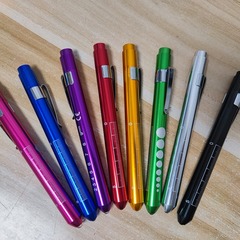 ペン式懐中電灯アルミ合金ペンランプledペンランプ瞳ペン口内灯黄色光白色光小懐中電灯ロゴ