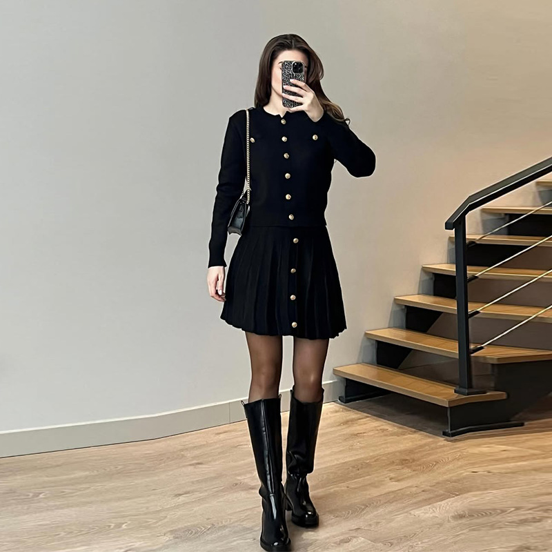 2025 nuevo comercio exterior europeo y americano Amazon ropa de mujer de color sólido cuello redondo de hebilla de una sola fila delgada cardigan vestido corto conjunto