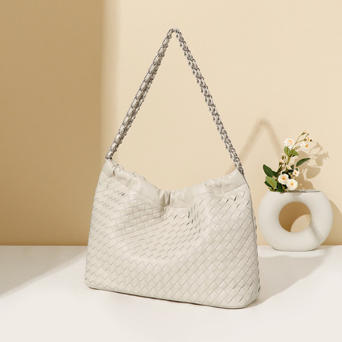 New Sheen Wind Plain Color Elegant Knitted Cloud Bag Fashion Trend Underarm Bag Simple Versatile Shoulder Bag for Women