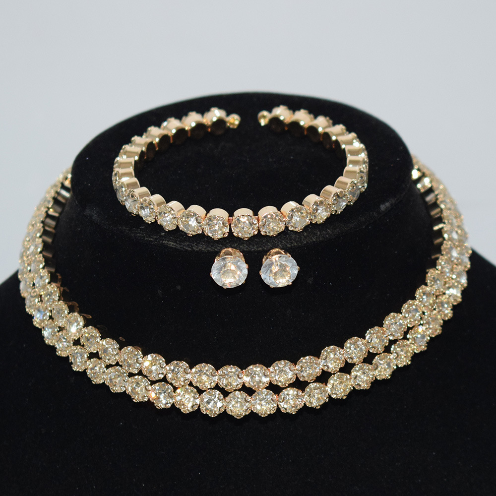 Golden necklace, bracelet