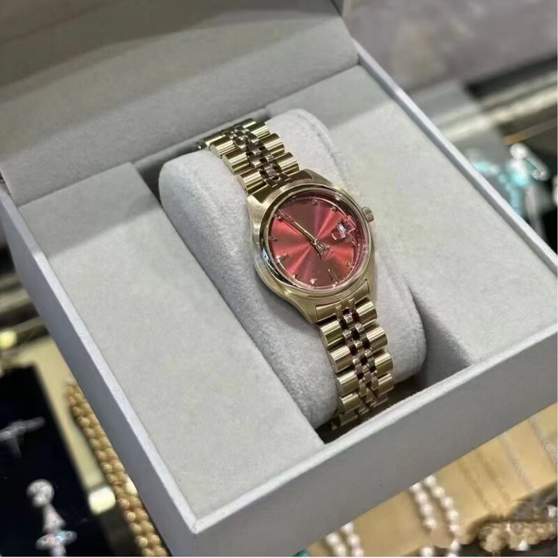 A generation of Western Empress Dowager Fashion Watch High-end Watch Countess Black Tea Women's Watch Quartz Women's High-end Watch