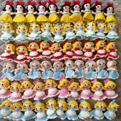 完成したプリンセスシリーズの手かぎ針編みウールニットバッグペンダントマーメイド手かぎ針編み人形アクセサリー絶妙なキーホルダー