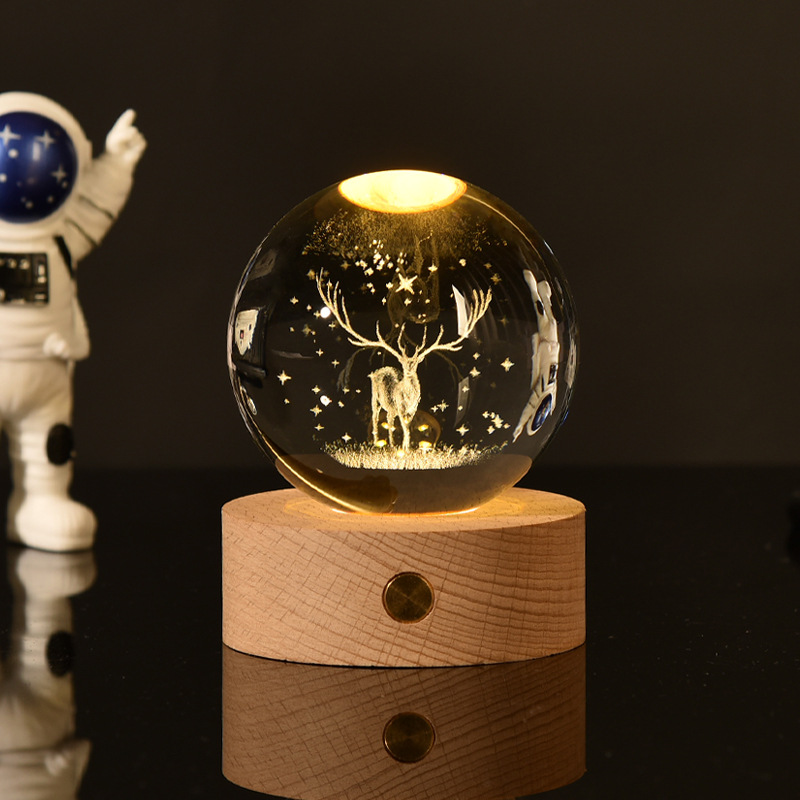 Lámpara decorativa con bola de cristal 3D | Luz nocturna LED con base de madera y grabado de galaxia o luna