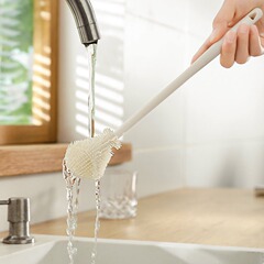 長い柄のコップを洗うブラシは取り外し可能で、長い柄の小さいブラシのコップをきれいにします。