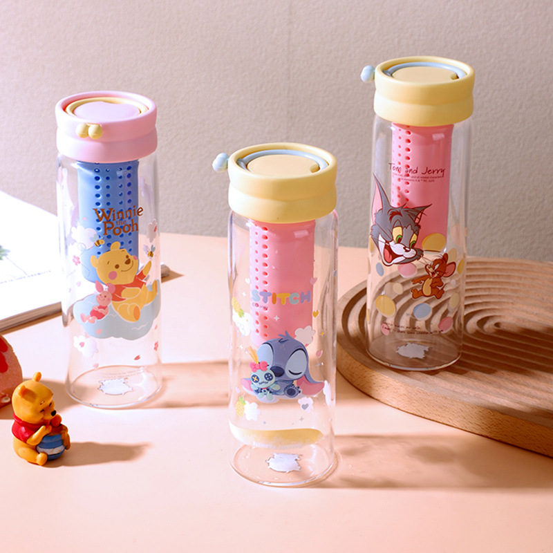 Disney Stitch nueva taza de agua de vidrio para niñas pajita de borosilicato con tapa taza de manita con fugas de té 520 regalo