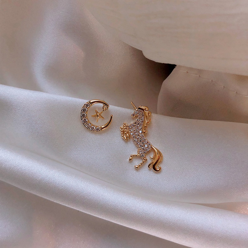 8g Weight Electroplating Gold Plating Process Alloy Ear Needle Material KC Golden Plated Plating Material Earrings, Ear Studs Classification 1 Pair Quantity Casual, Daily Occasion Alloy Material Animal, Star, Moon, Wings, Horse Pattern Women's Gender Simple Style Style Plating Craft 1 Pair Simple Style Animal Star Moon Alloy Women's Earrings Ear Studs 3