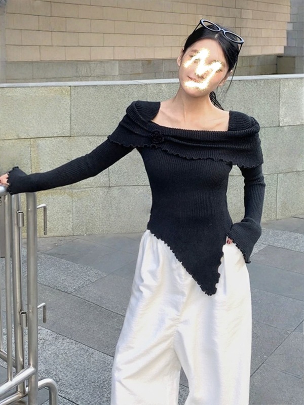 辣妹一字肩喇叭袖立体花朵针织衫女秋冬木耳边方领不规则修身毛衣|undefined