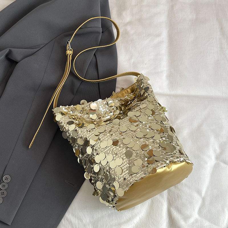 Bolso de paleta de verano popular para mujeres 2024 nueva moda de gran capacidad de hombro mochila de viaje casual bolso de cubo