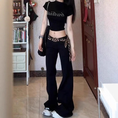 レトロな黒い腰の高い女性2025春と秋のマイクロラッパジーパンのギャルの高い街はやせていてゆったりしています。