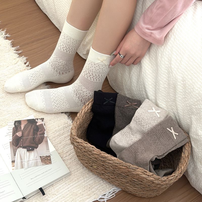 Cute bow-knot socks, women's mid-calf socks, spring and autumn seamless hollow-out slouch socks, Japanese-style white and black long socks Cute bow-knot socks, women's mid-calf socks, spring and autumn seamless hollow-out slouch socks, Japanese-style white and black long socks