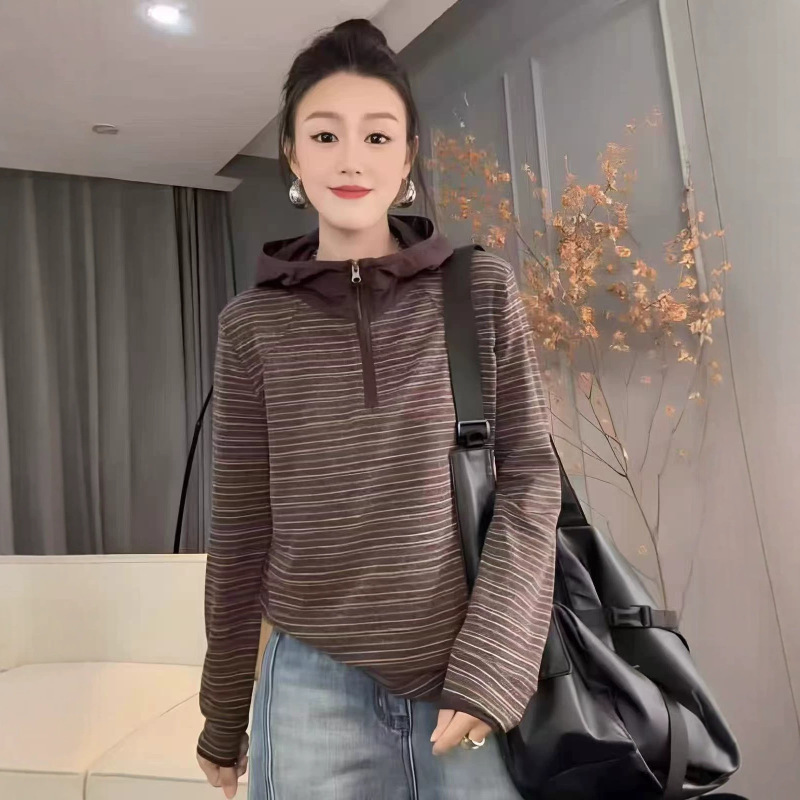 Artistic, minimalist, soft, and slimming half-open placket versatile striped hooded sweatshirt