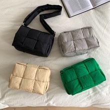 �羳�ֹ�����С�������wʽ�r����ĸ�޷������玧녶�μ�б���Ů