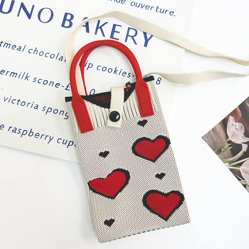 미색의 세 개의 하트