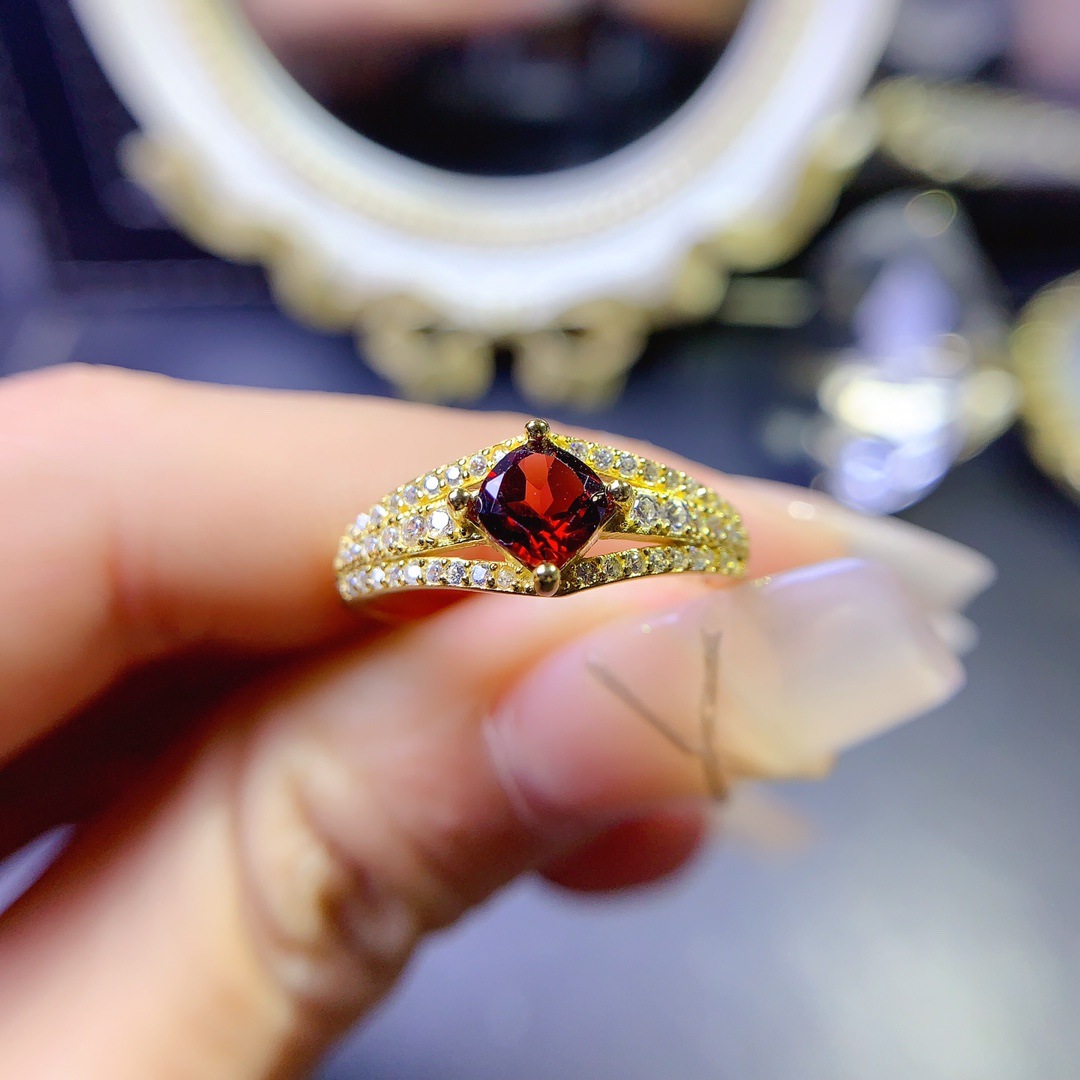 Organic ring with stone from Mozambique pomegranate