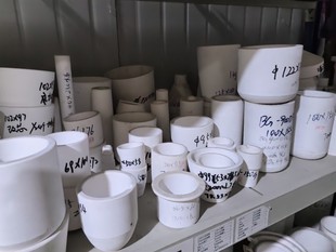 1700 ℃ Quartz Crucible Cylindrical Quartz Crucible Quartz Tank Complete Size in Stock