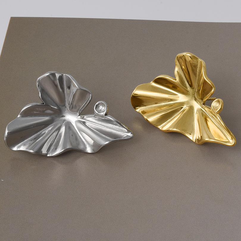 Shiny fashionable earrings stainless steel