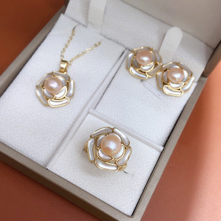 Multi-layer Fritillaria Inlaid Pearl Light Luxury Atmospheric Necklace Three-piece Set Copper Plated 18k Material 8-9mm Steamed Bread Beads Inlaid