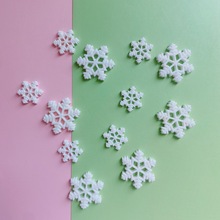 圣诞树脂饰品配件diy闪粉雪花片 手机壳材料手套帽子发夹装饰贴片