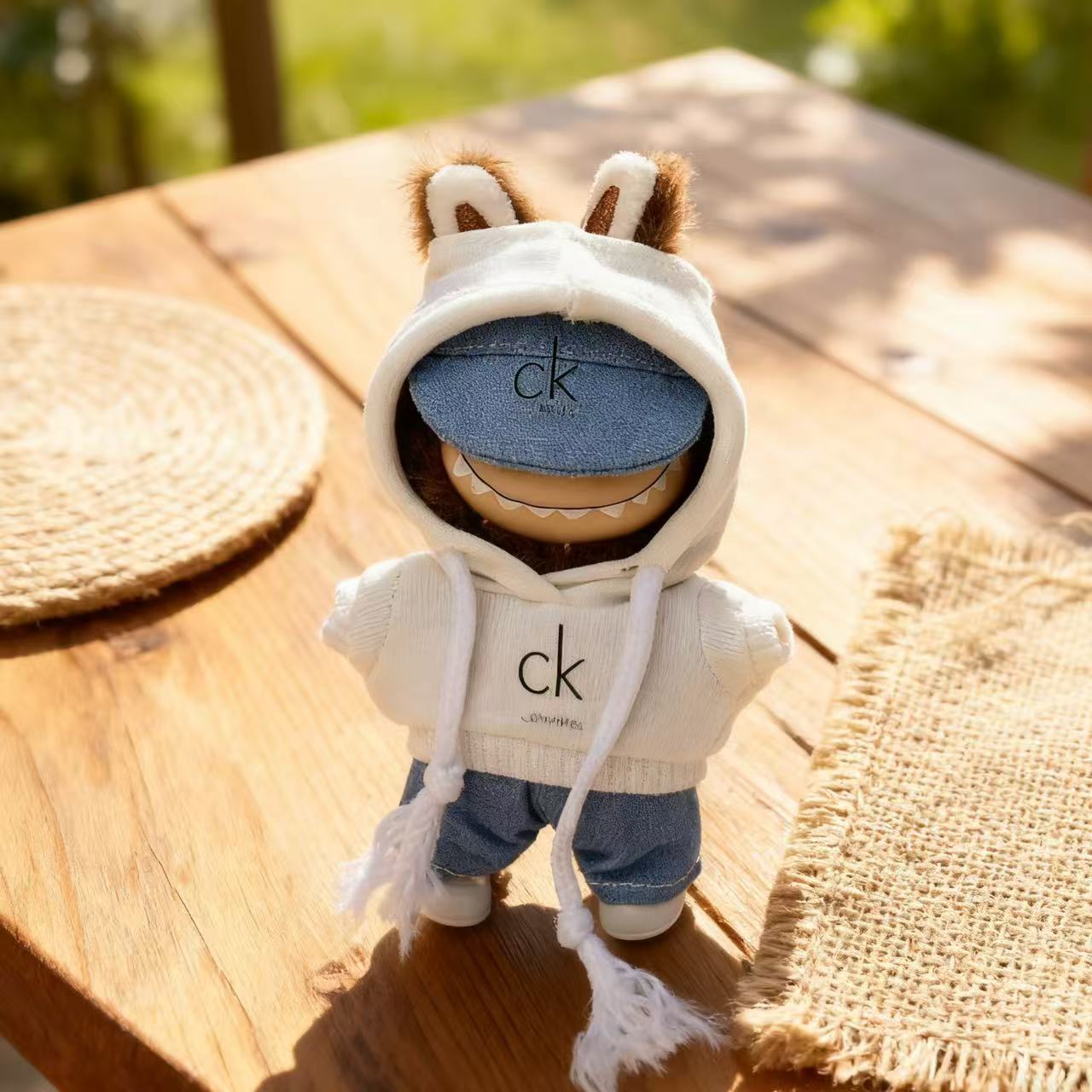 Tercera generación y cuarta generación de ropa de bebé labubu 17cm muñeca lindo trajes de ropa casual suéter