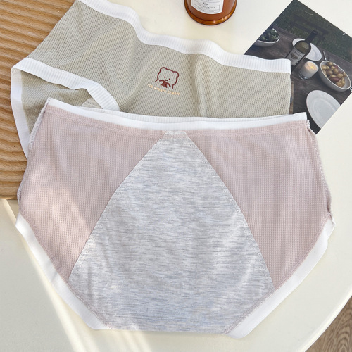 Cute bear Japanese girls' cotton modal menstrual pants seamless mid-waist leak-proof cotton antibacterial crotch underwear for women