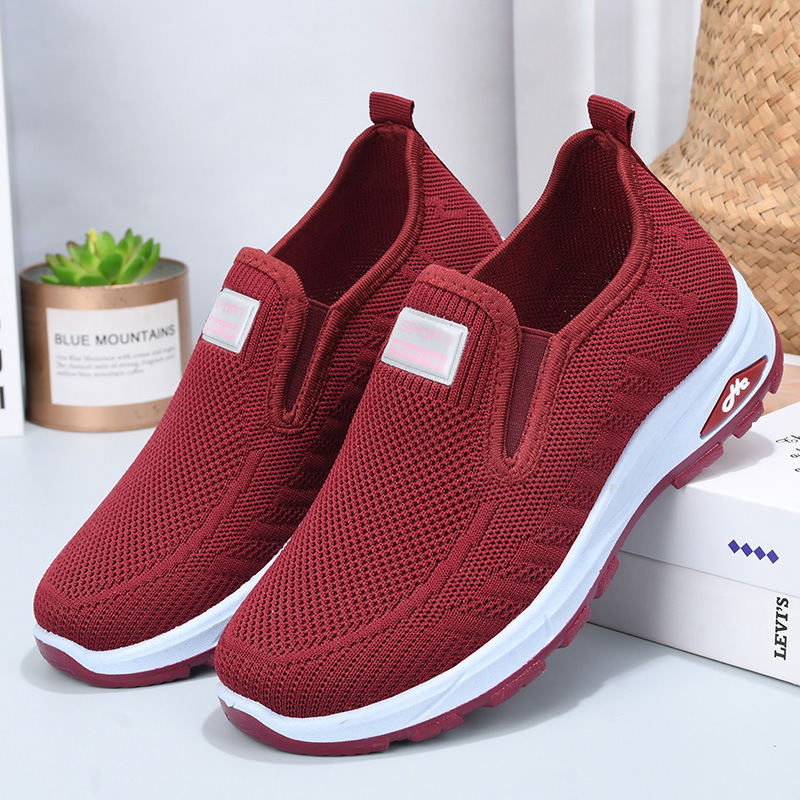 Old Beijing Cloth Shoes Women's Spring and Autumn Middle-aged and Elderly Comfortable Mother Shoes Slip-on Flat Single-layer Shoes Non-slip Soft-soled Milk Shoes